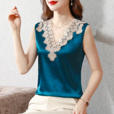 批发<b class='q'>实拍</b>醋酸缎面修身无袖背心女2026夏装 V领印花内搭打底吊带上衣