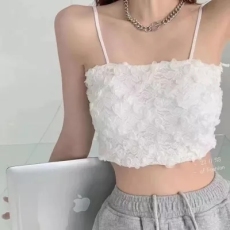 批发新款小心机立体花朵短款吊带衫女小众百搭外穿<b class='q'>露</b><b class='q'>脐</b>小<b class='q'>背心</b>裹胸