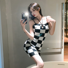 2022新款性感紧身棋盘格镂空挂脖吊带包臀针织连衣裙