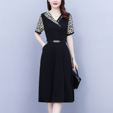 批发2026夏季新款大码女装韩版中年妈妈气质修身显瘦豹纹拼接<b class='q'>连衣裙</b>