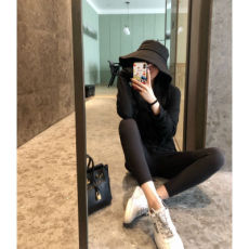 批发25秋<b class='q'>冬</b>ins超火弹力鲨鱼皮打底九分紧身健美瑜伽裤黑色无痕外穿女