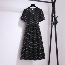 批发微胖大码气质赫本风印花连衣裙小众设计高级感高腰显瘦复古中长裙