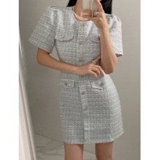 批发已出货 复古高级感粗花呢金属扣<b class='q'>泡泡袖</b>修身显瘦小个子<b class='q'>连衣裙</b> 四色