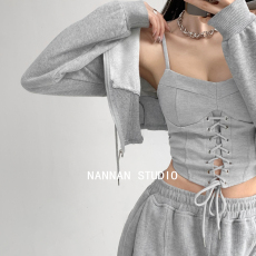 批发纯欲女神高级设计感交叉绑绳束腰吊带<b class='q'>背心</b>别致<b class='q'>短款</b><b class='q'>塑</b><b class='q'>身</b>抹胸上衣潮