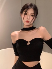Actual shot of the new Korean style design, fashionable halter neck sexy top, versatile slim fit, smart short t-shirt