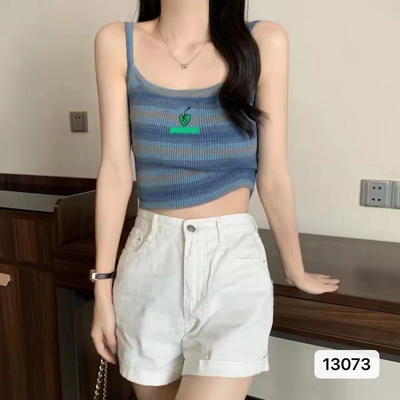 우유 매운맛 바람 스트라이프 쇼트 스타일 슬립 작은 조끼 여성 외출용 2025 여름 인사이드 가져 가라. 몸매 가꾸기 순수한 욕망 기본 셔츠 맨위