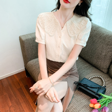 批发夏季法式洋气小衫俏皮感蕾丝娃娃领领上衣提花设计感百搭短袖衬衫