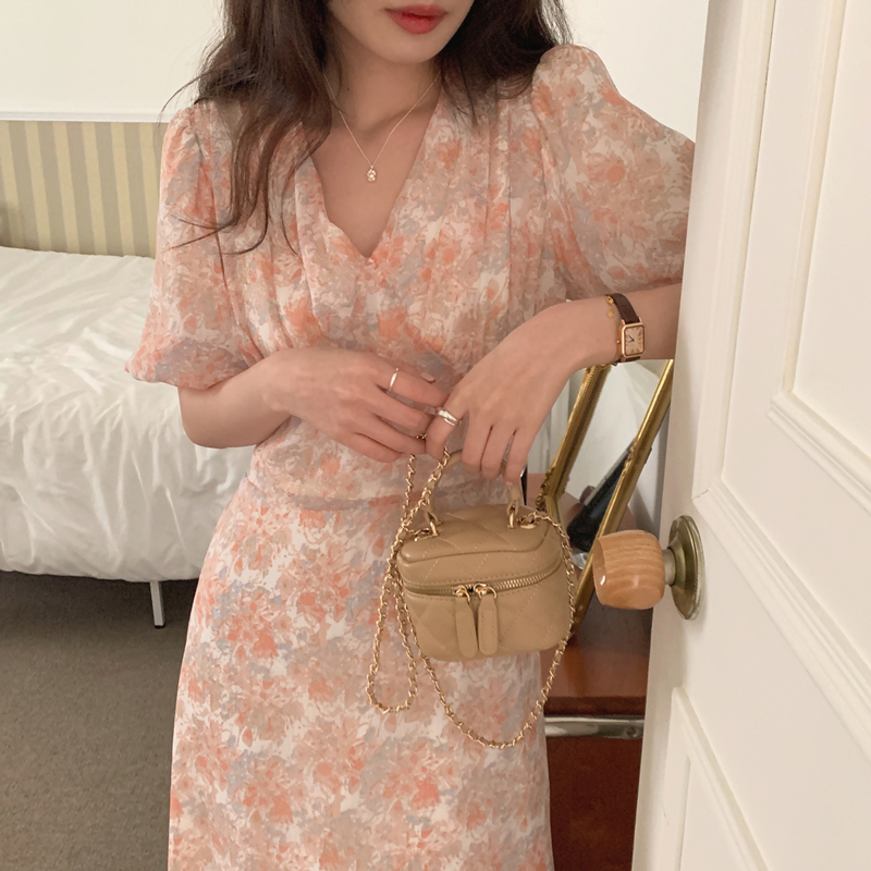 실사 정가 프랑스식 낭만주의 유화 꽃 V넥 슬림해 보이는 도루 피하다. 쉬폰 꽃무늬 레이스업 드레스 2 색