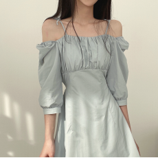 批发已出货 夏季新款Chic设计感一字领褶皱纯色仙女裙