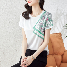 批发实拍仿<b class='q'>缎面</b>上衣女短袖2026夏季新款显瘦印花真丝邹气质半袖T恤