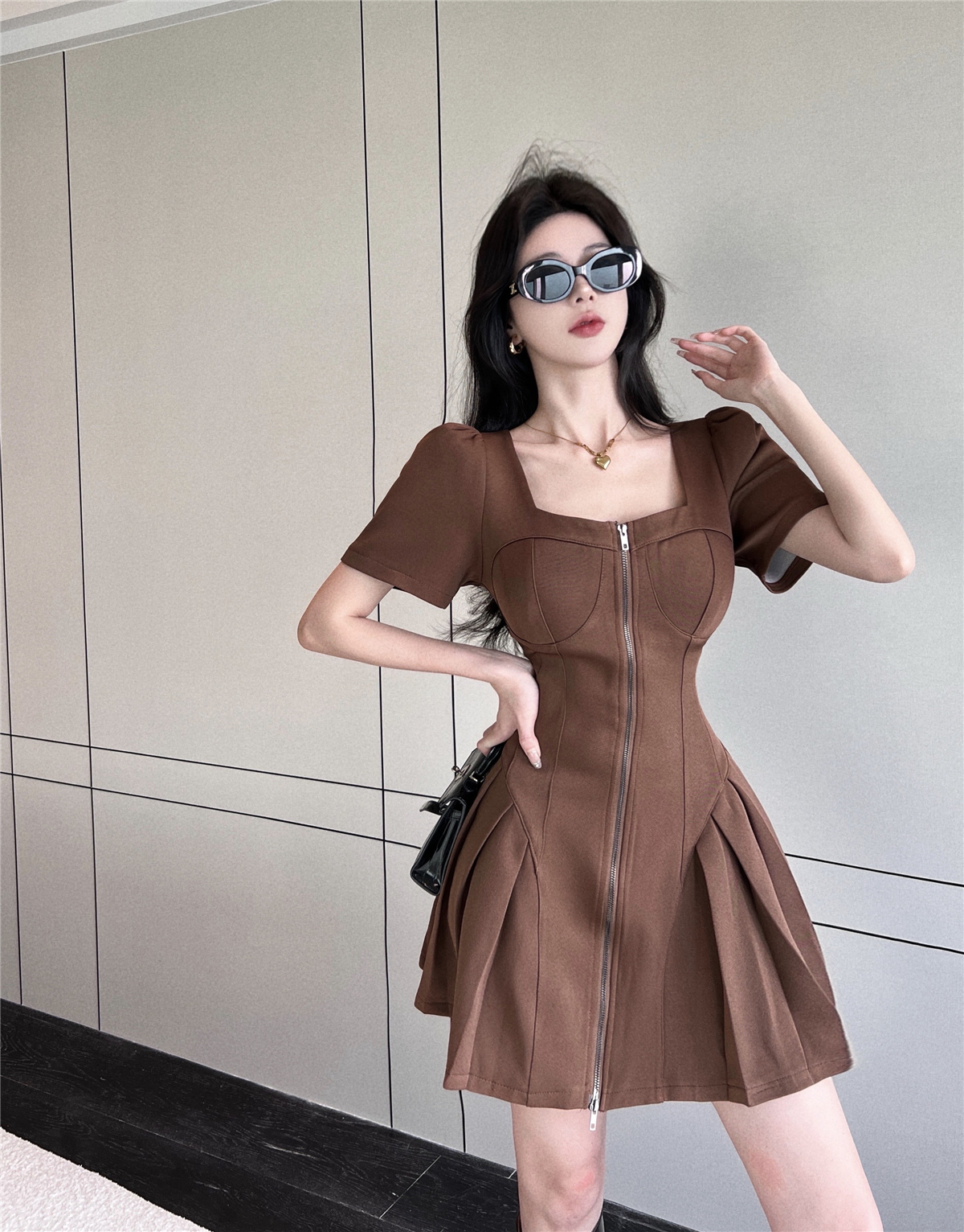 MY6174# 新款复古小众设计感方领压皱修身显瘦连衣裙女裝貨源服裝批發