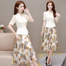 批发假两件印花连衣裙女<b class='q'>夏</b>装2025新款潮流收腰气质西装领过膝a字裙子