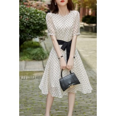 批发2026年夏季新款自带优雅气质 轻盈不压身 <b class='q'>田园</b>风清新小花朵ドレス