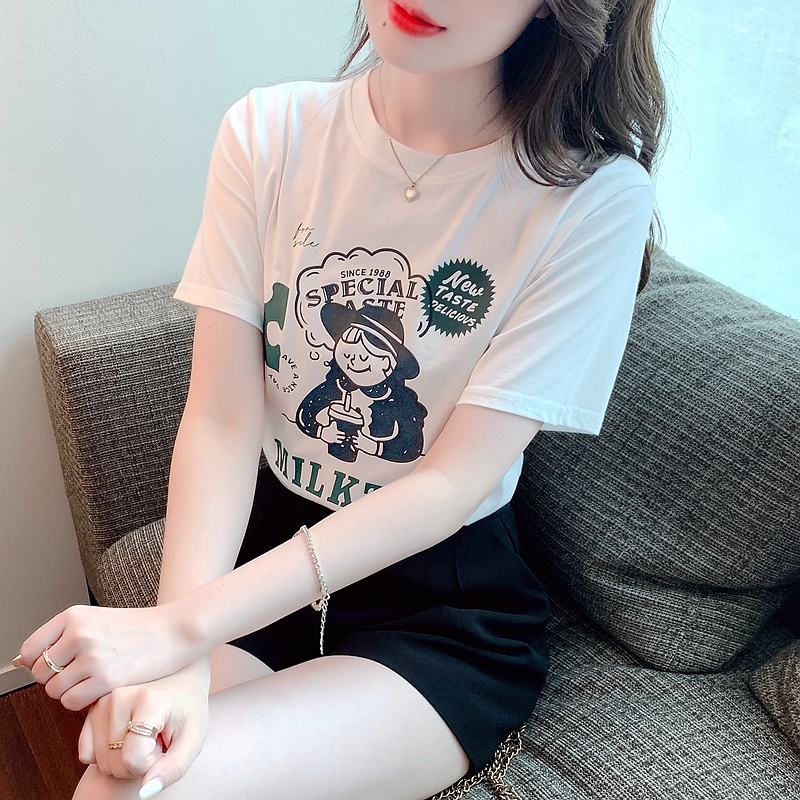 순면 반팔 화이트 티셔츠 여성 2026 새로운 여름 드레스 반소매 루즈핏 디자인 센스 긍정적 인 어깨 의류