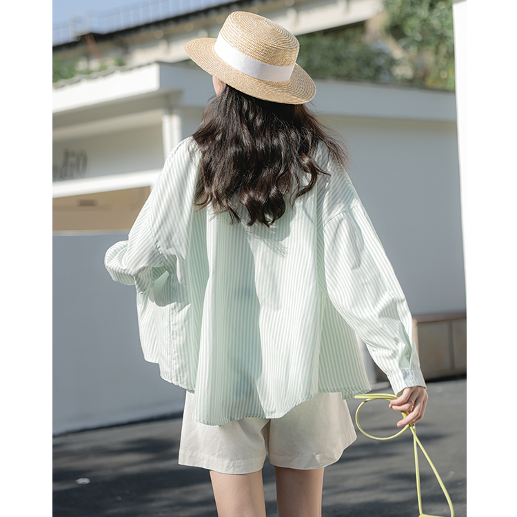 Actual shot of 2024 spring and summer Korean style loose design niche fresh green striped sun protection long-sleeved shirt for women