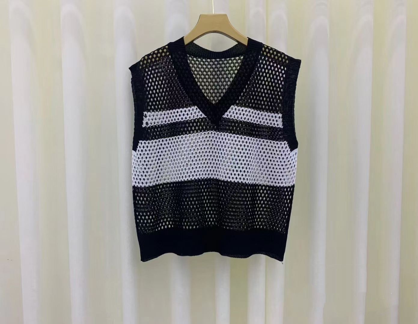 Green striped hollow knitted vest for women stacked v-neck contrasting color loose sleeveless outer vest vest top thin