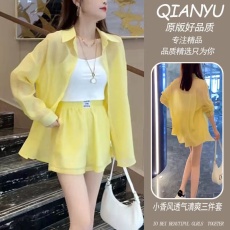 气质减龄显瘦职业套装女夏新款宽松御姐小香风小衫阔腿短裤两件套