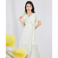 批发时髦<b class='q'>连衣裙</b>2026年夏季新款韩版气质收腰显瘦花边碎花裙