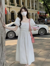 新款韩版方领泡泡袖连衣裙夏季收腰显瘦气质法式初恋甜美裙