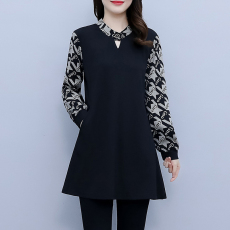 实拍2022新款秋季大码女装印花气质时髦收腰胖妹妹短款连衣裙