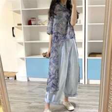 批发春款春夏文艺复古<b class='q'>青花瓷</b>印花古风盘扣宽松前短后长麻料长款衬衫女