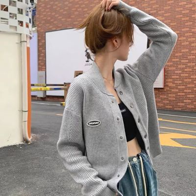 大码宽松圆领早秋针织上衣2022新款小个子白色长袖毛衣外套女开衫