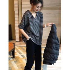 批发条纹V领连帽毛衣女小个子宽松套头时尚上衣2025年秋装新款欧洲站