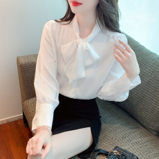 批发蝴蝶结职业装<b class='q'>白色</b>衬衫女2026春季新款飘带领长袖宽松洋气<b class='q'>雪纺上衣</b>
