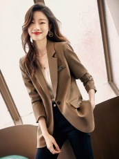 高级感气质小西装外套女2022春秋季新款时尚休闲洋气咖色西服上衣