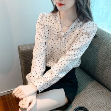 批发实拍法式复古波点雪纺<b class='q'>衬衫</b>女新款2026春季设计感小众长袖洋气上衣