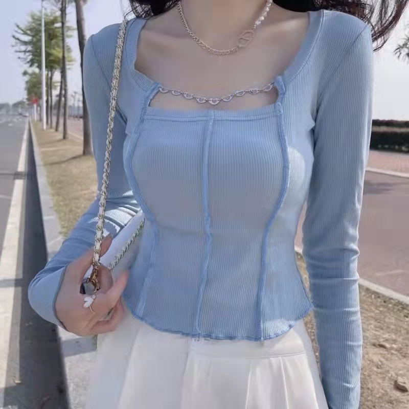 White bottoming shirt for women with unique square collar, fishbone and discreet design, niche short top, long-sleeved T-shirt