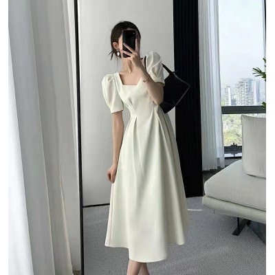 法式简约方领高腰连衣裙女2022夏季新款时尚气质泡泡袖长裙潮