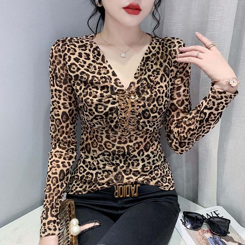 2026 가을 유럽 역 V넥 망사 티셔츠 여성 Chic 작은 셔츠 디자인 센스 작은 대중 몸매 가꾸기 긴팔 기본 셔츠 트렌디