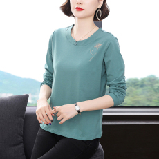 批发<b class='q'>妈妈装</b>宽松长袖T恤女2026年新绣花<b class='q'>大码</b>女装套头小鸡心领上衣潮