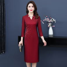 批发2023新款实拍妈妈装婚宴礼服改良旗袍秋季喜婆婆婚礼高贵连衣裙