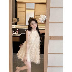 批发实价实拍纯欲挂脖<b class='q'>连衣裙</b>女夏季性感露背设计感<b class='q'>流苏</b>a字短裙