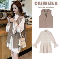 批发现 <b class='q'>孕妇装</b>2026新款春装杏色连衣裙卡其马甲两件套