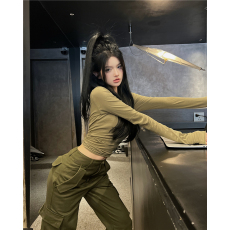 批发实拍实价 辣妹新款军绿色简约修身打底T恤高腰休闲口袋工装裤女潮