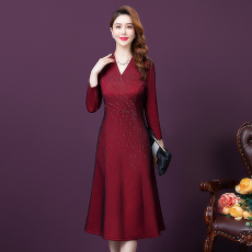 批发实拍2024新款优雅妈妈镶钻V领气质连衣裙收腰洋气婚宴礼服裙子