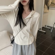 批发大码白色连帽t恤女早<b class='q'>秋</b>新款设计感小众修身显瘦鱼骨卫衣长袖上衣