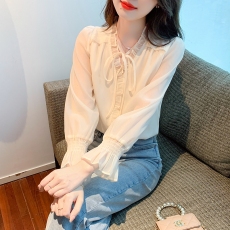 批发杏色天丝防晒<b class='q'>衬衫</b>女2026春季荷叶边透视复古风<b class='q'>灯笼袖</b>V领小衫