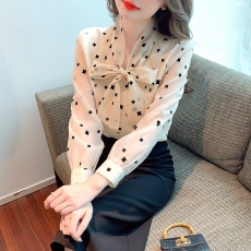 批发长袖系带<b class='q'>雪纺</b>衫女2026早春装新款重工<b class='q'>网纱</b>小衫植绒法式<b class='q'>上衣</b>