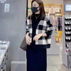 批发韩版黑白格子<b class='q'>针织</b>毛衣<b class='q'>开衫</b>外套女秋冬新款宽松外穿慵懒风上衣