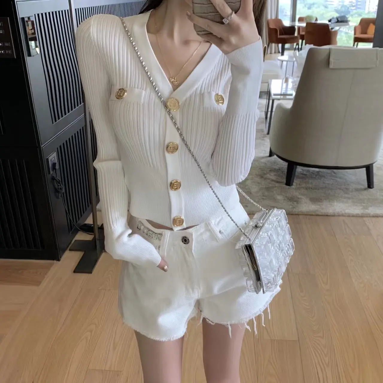 V넥 긴소매 슬림핏 가디건