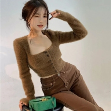 批发纯欲辣妹性感方领仿水<b class='q'>貂绒</b>毛衣女秋冬别致短款开衫上衣针织打底衫