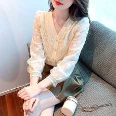 批发2026春秋季新款花卉蕾丝<b class='q'>衬衫</b>V领灯笼袖上衣长袖气质淑女小衫