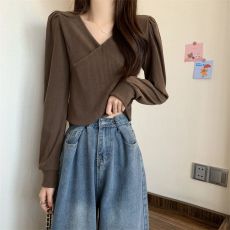 批发已出货 罗纹  秋冬新款V领不规则泡泡长袖T恤打底衫女