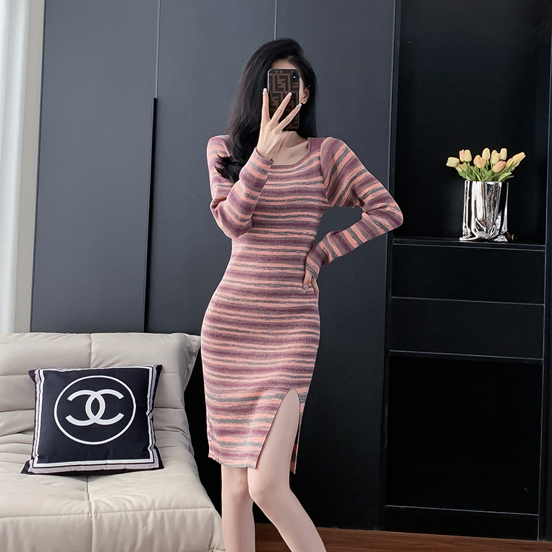 PF25815# 女装粉色连衣裙女2024年秋冬季修身条纹开叉包臀短裙长袖针织裙