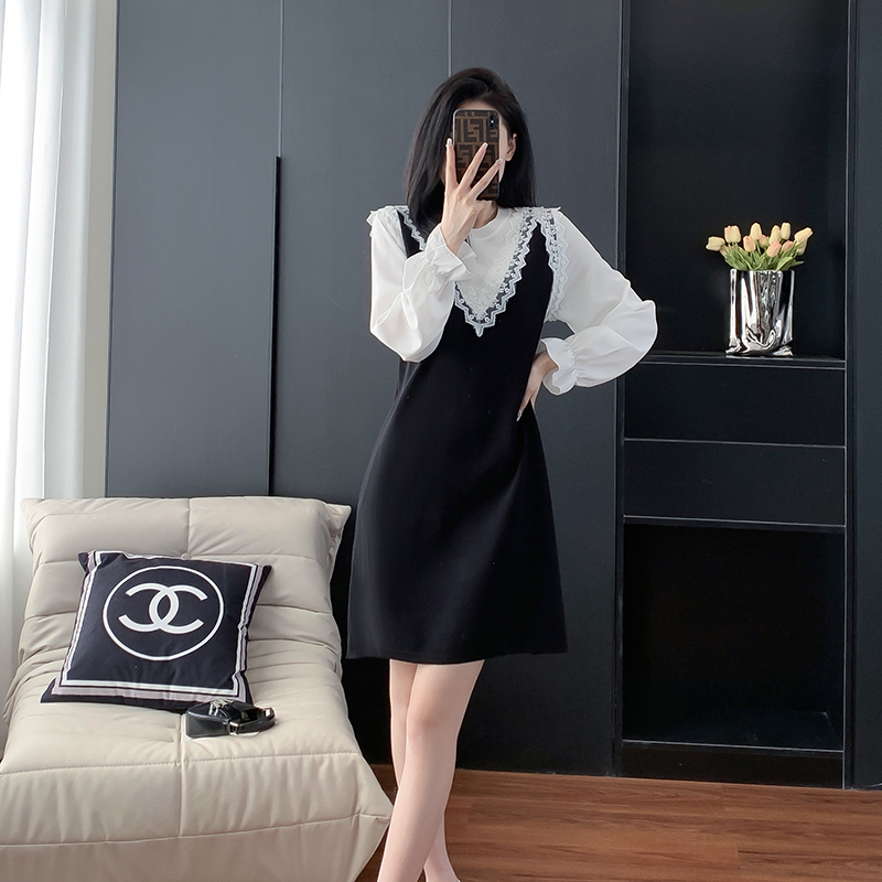 PF25814# 2024秋冬新款V领蕾丝花边拼接收腰显瘦气质针织连衣裙女