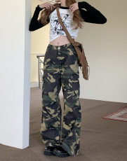 实拍实价秋冬宽松迷彩裤脚开叉工装牛仔直筒阔腿长裤女